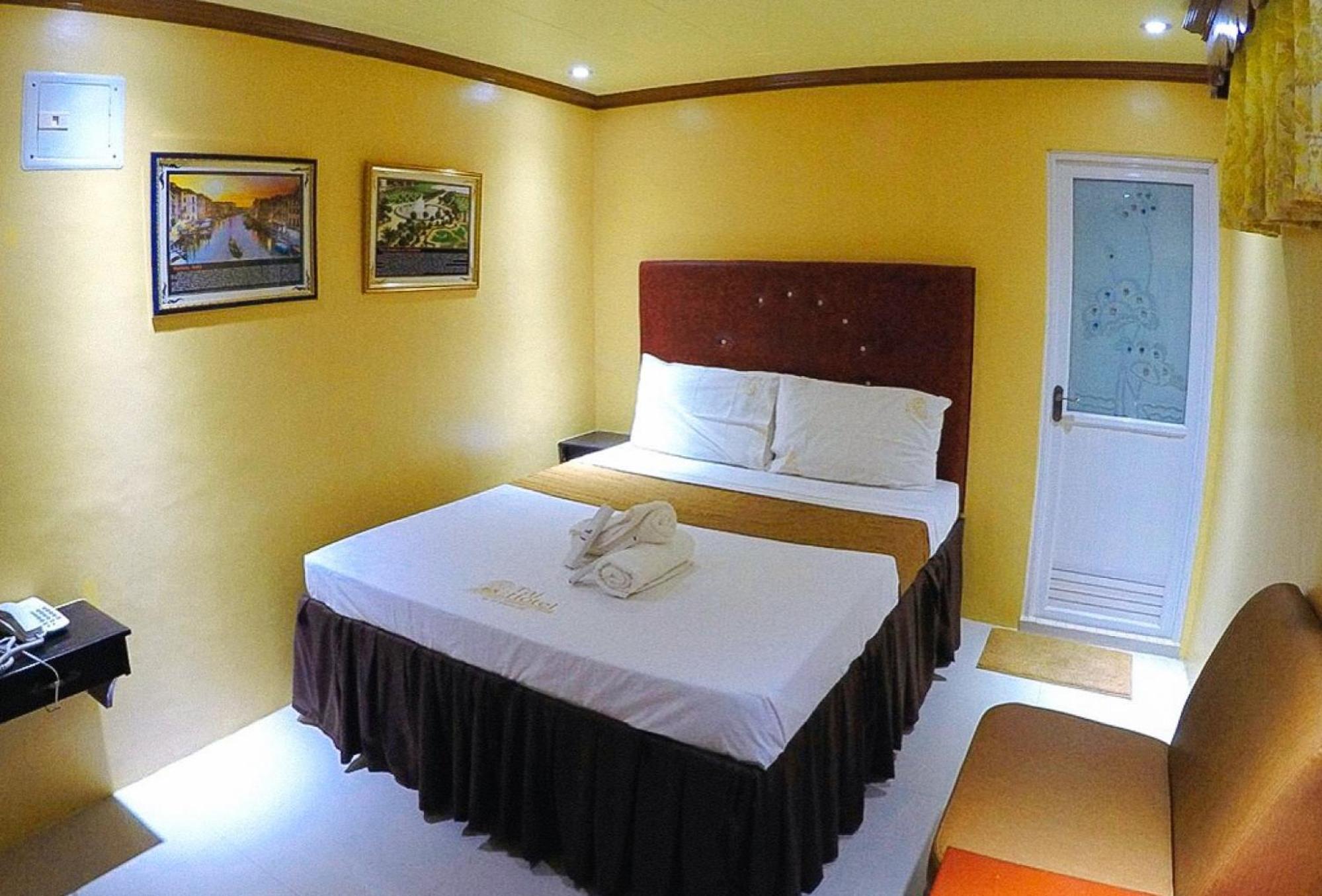 Reddoorz Plus @ Taj Hotel Tuguegarao Εξωτερικό φωτογραφία