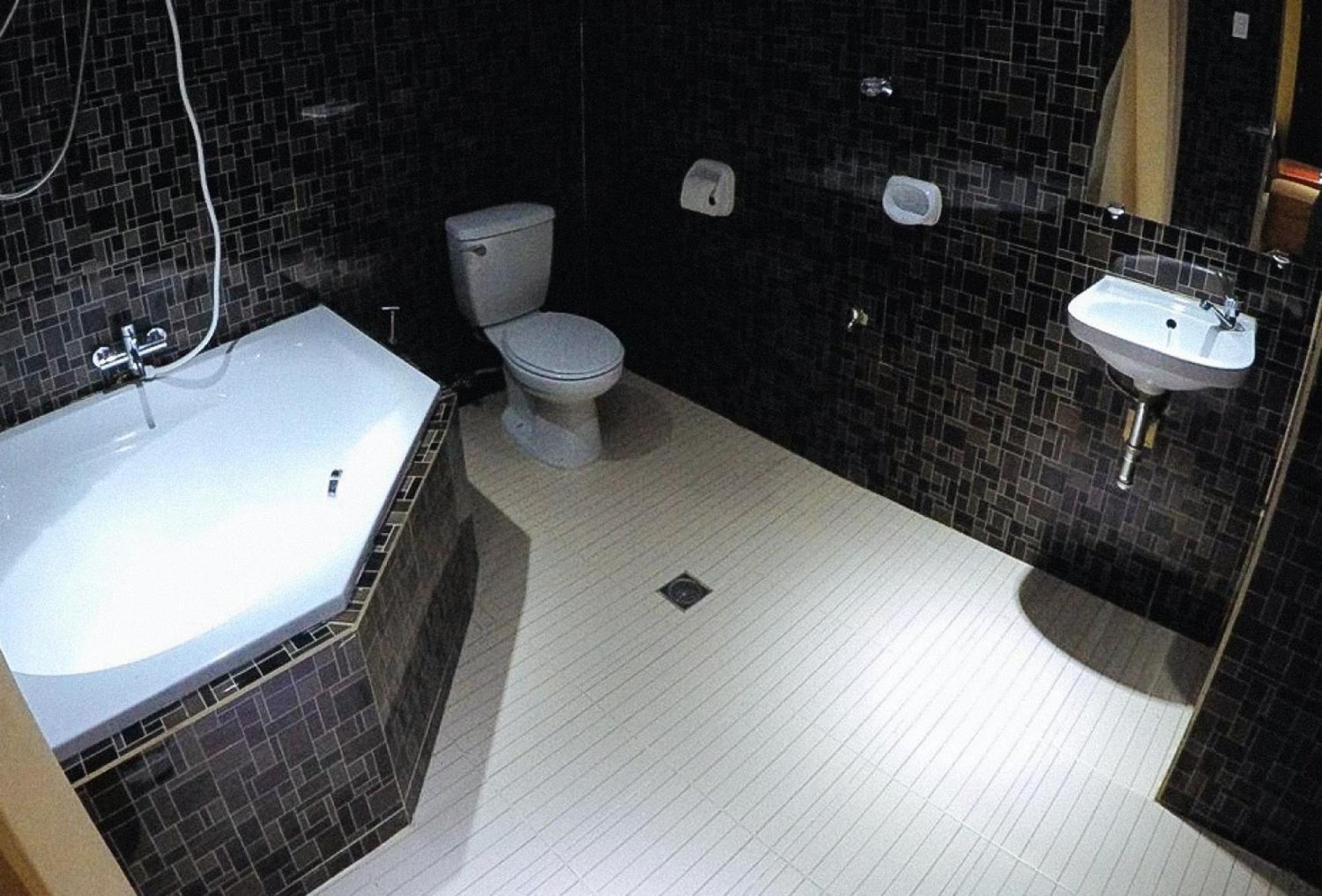 Reddoorz Plus @ Taj Hotel Tuguegarao Εξωτερικό φωτογραφία