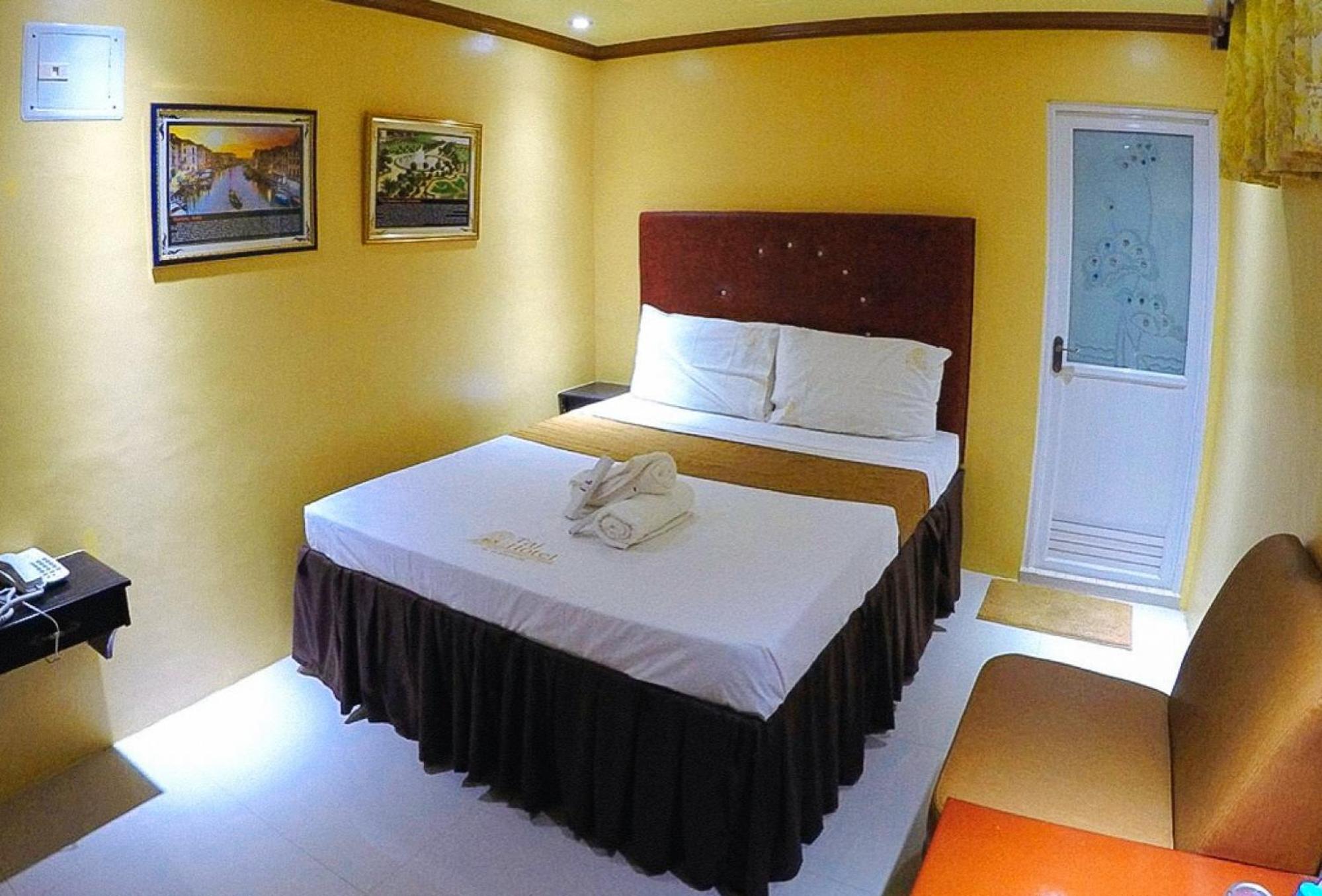 Reddoorz Plus @ Taj Hotel Tuguegarao Εξωτερικό φωτογραφία
