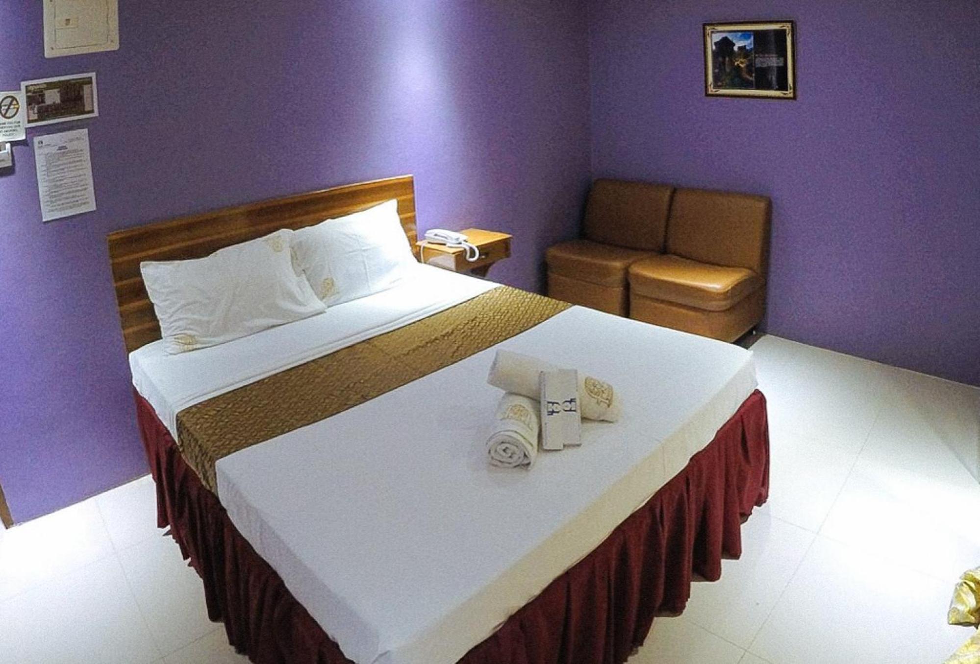 Reddoorz Plus @ Taj Hotel Tuguegarao Εξωτερικό φωτογραφία