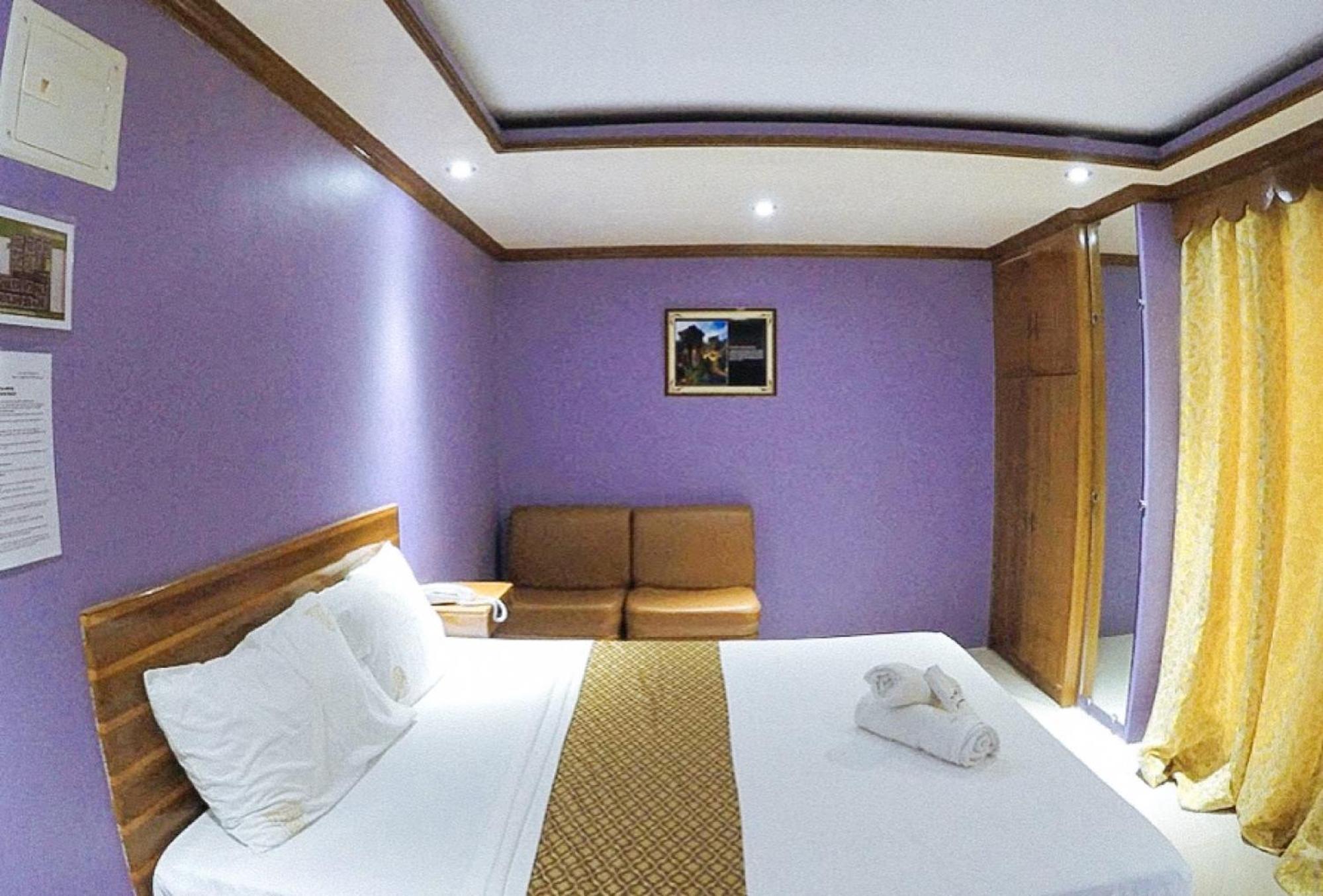 Reddoorz Plus @ Taj Hotel Tuguegarao Εξωτερικό φωτογραφία